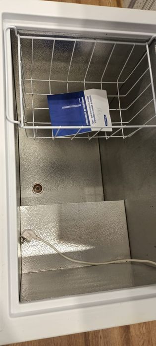 Продам недорого холодильник/морозильник ларь (не морозит)