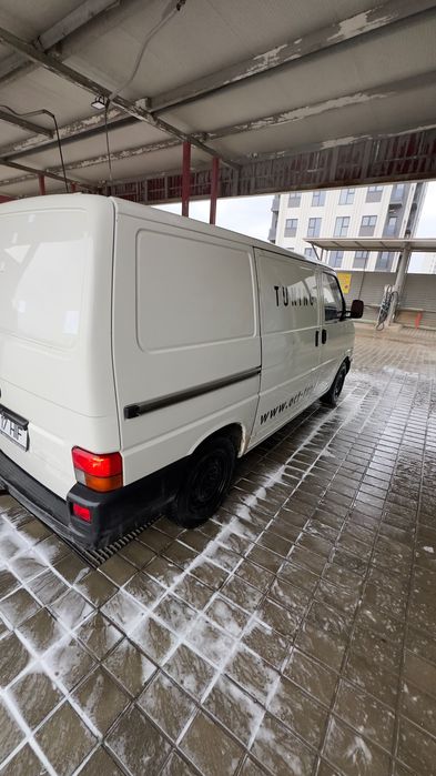 VW Transporter 4