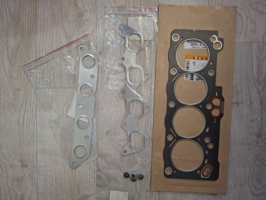 Продам комлект прокладок ГБЦ