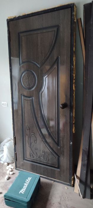 Продам двери межкомнатные МДФ з шт