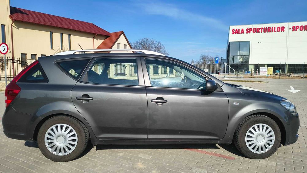 Kia Ceed SW - 1.4 Benzină  – stare foarte bună, bine întreținută