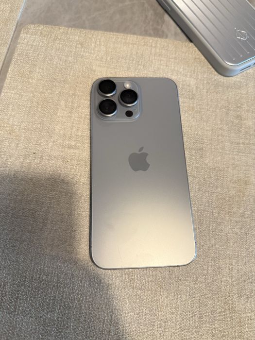 Продам айфон 15 про мах 256