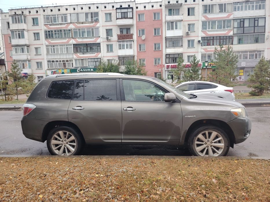 Продам тойота хайлендер гибрид