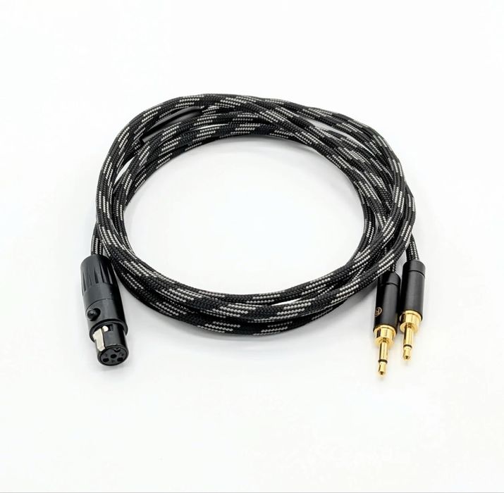 Hifiman HE1000 V2 cu doua cabluri balanced