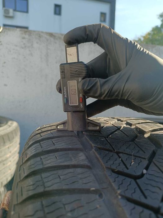 Jante Roti Alutec Volvo Xc 40 60 Cauciucuri Iarna 235 55 18 Pirelli