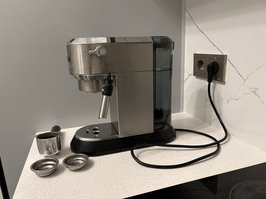 Срочно! Продаю кофемашину DeLonghi
