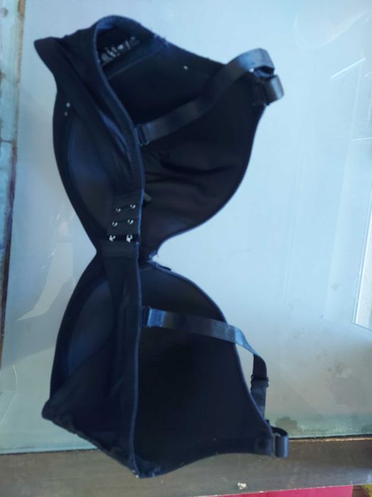 Сутиени големи размери 90 D