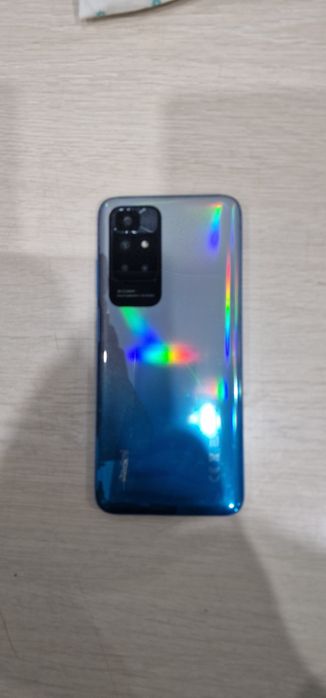Продам смартфон Redmi 10.