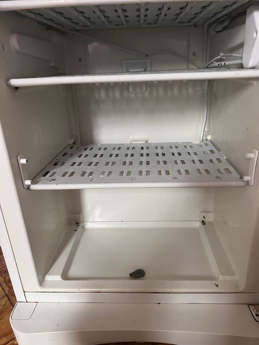 Продам холодильник индезит