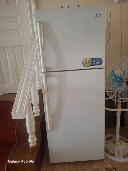 Холодильник brand LG