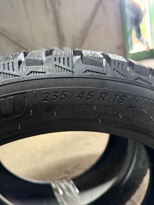 Продам новые зимние колёса