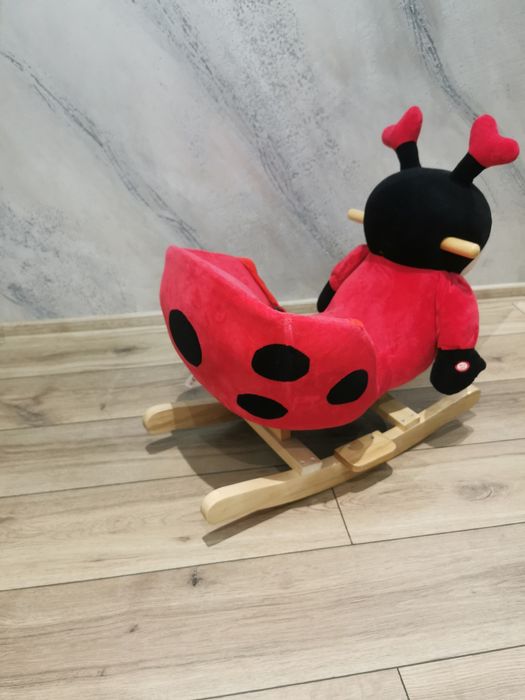 Люлееща се калинка