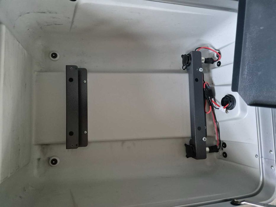 Sortimo Automanager с 12V захранване – Мобилен офис / Работно място за автомобил