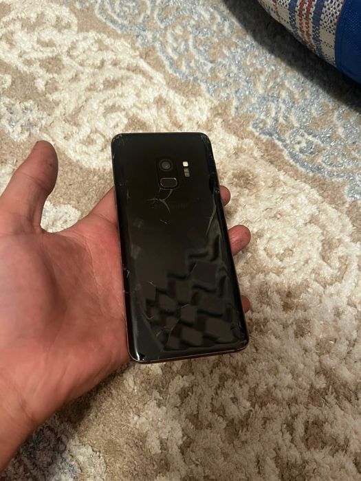 Samsung s9 64gb.