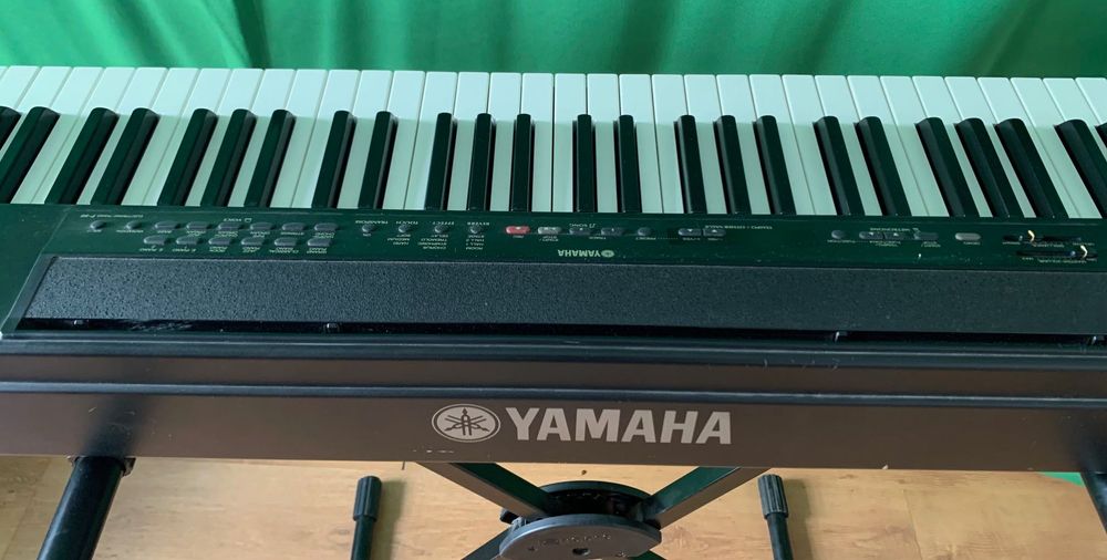 Pian digital Yamaha P-80, clape grele mecanice, servisat, ingrijit, perfect functional, ideal pentru studiu