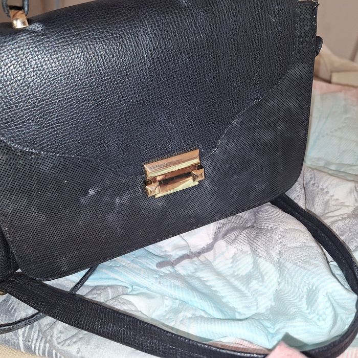 Черна кожена чанта