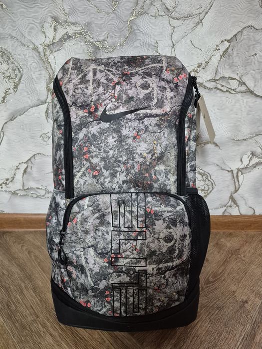 Продам оригинальный рюкзак Nike Elite