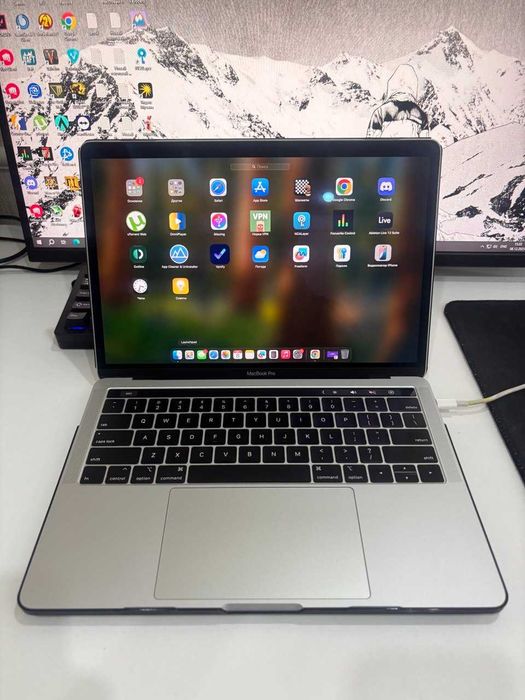 Продам MacBook Pro 13 (2018)