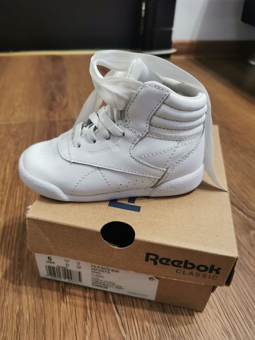 Adidași Reebok fetite