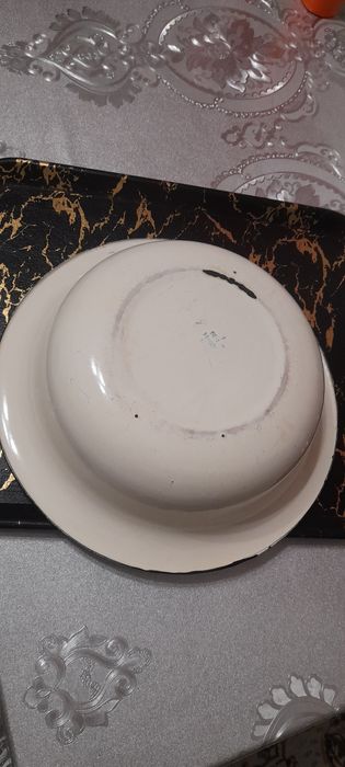 Продам эмалированные чаши и блюда