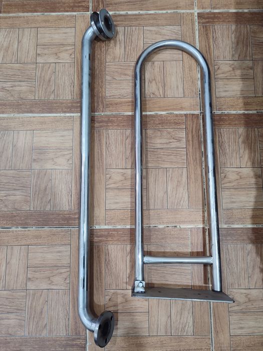 Продаётся поручни для душевой и унитаза.