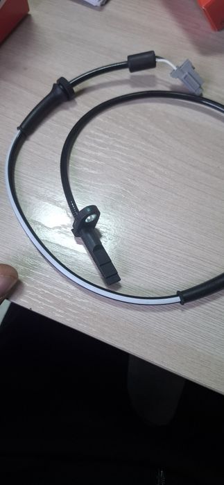 Продам 2 датчика абс.На нисан кашкай.