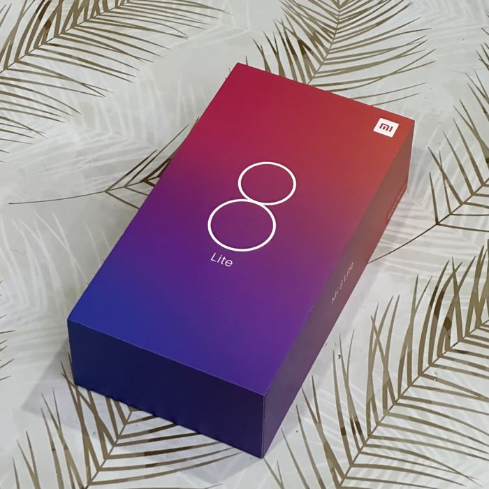 Продается телефон Mi 8 lite