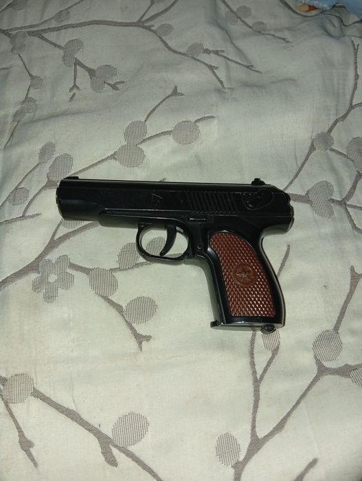 Продаю игрушечный пистолет