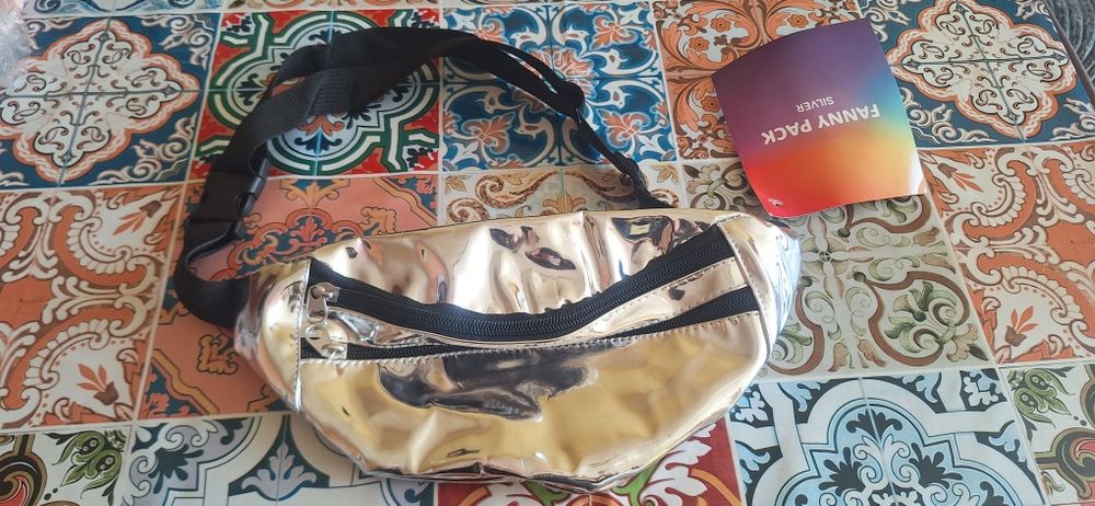 Дамска чанта за кръста