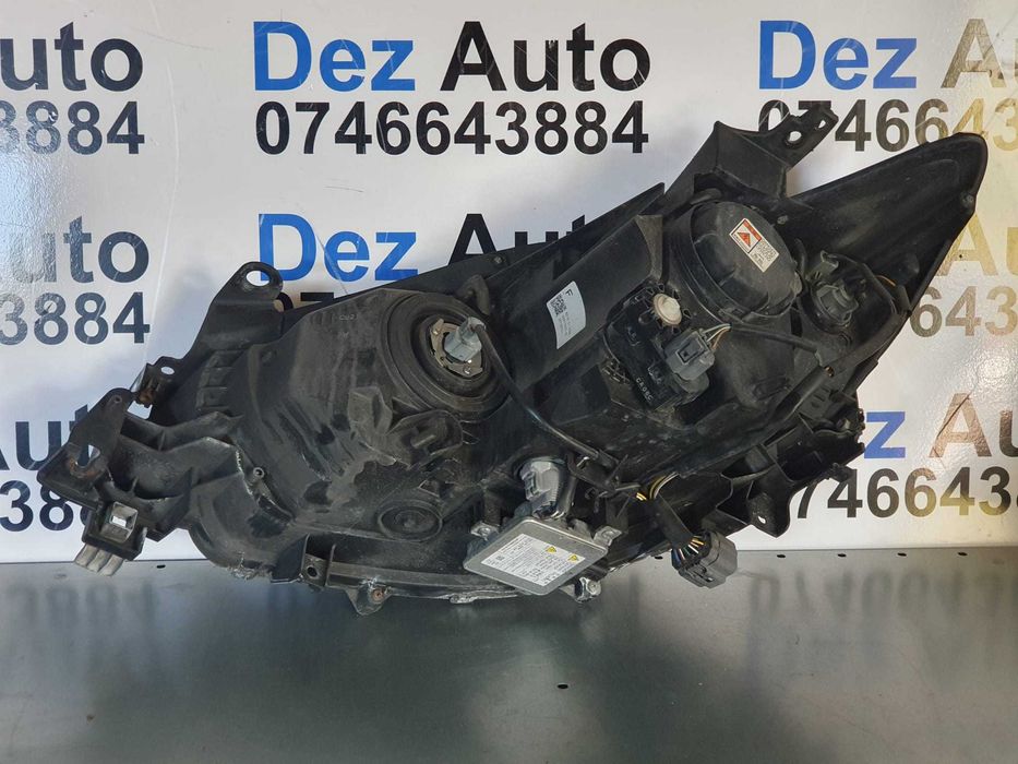 Far dreapta Mazda CX5 2013 Xenon