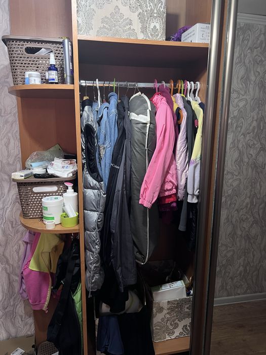 Продам прихожку шкаф купе