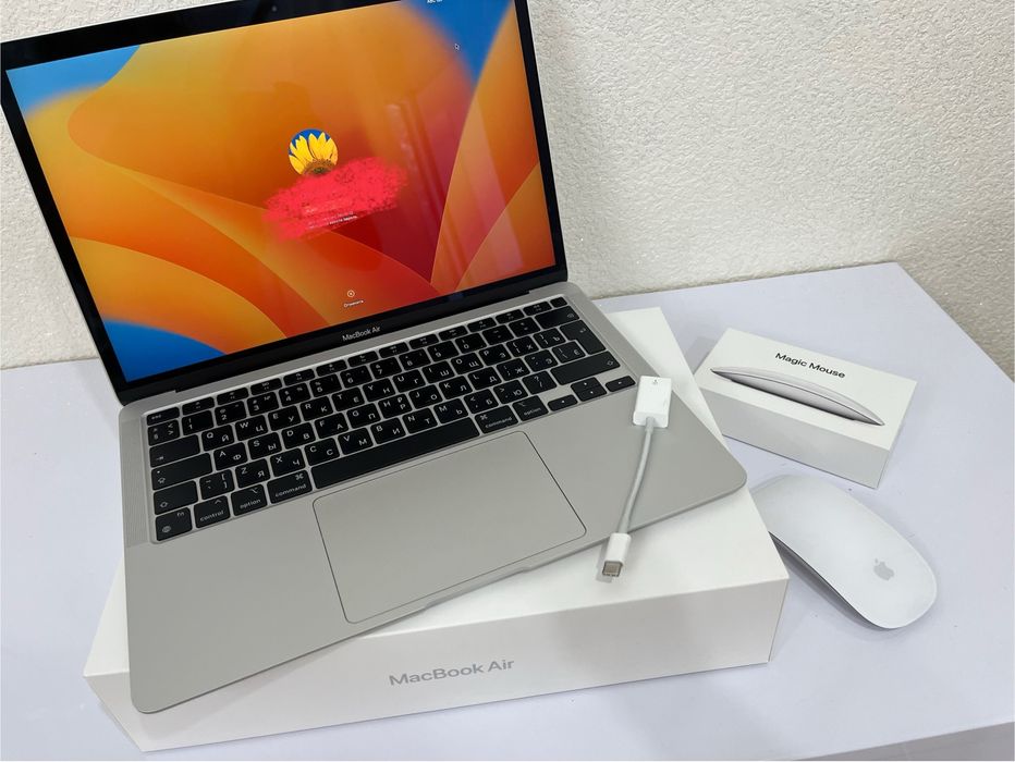 Продам Макбук в отличном состоянии, программы macOS, Windows