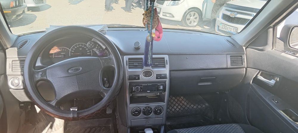 Автомобиль приора универсал 2011 г.в