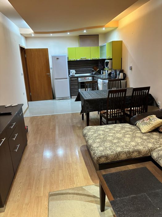 Наемане на тристаен апартамент с 2 отделни спални