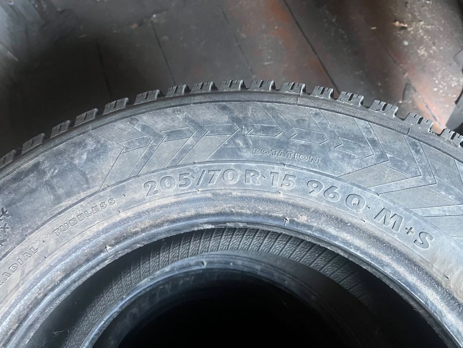 Продам комплект зимней резины R15