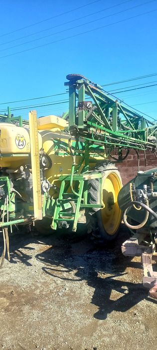 Продается опрыскиватель John deere