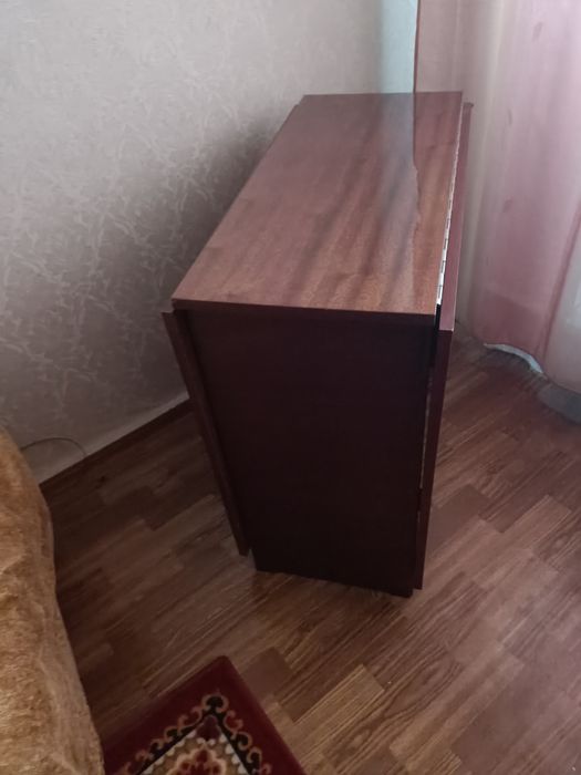 Продам стол книжка