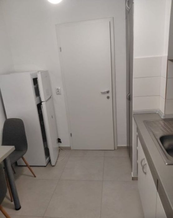 Închiriez apartament