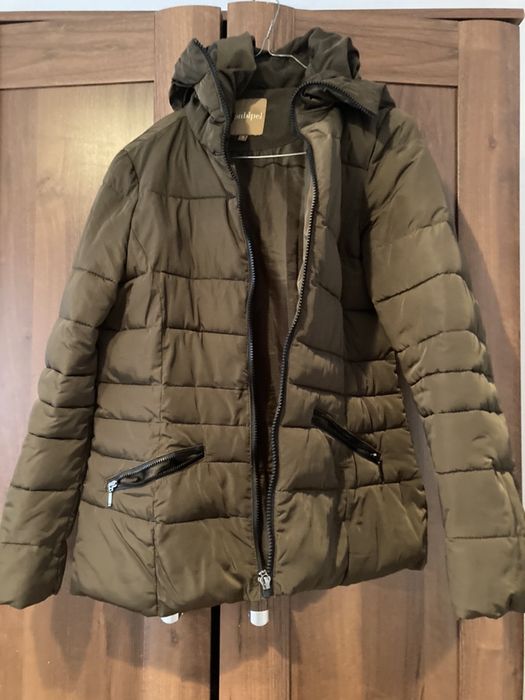 Geaca dama , stare buna .