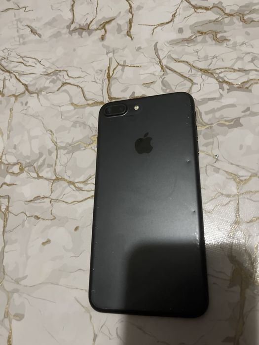 iPhone 7 plus в хорошем состоянии