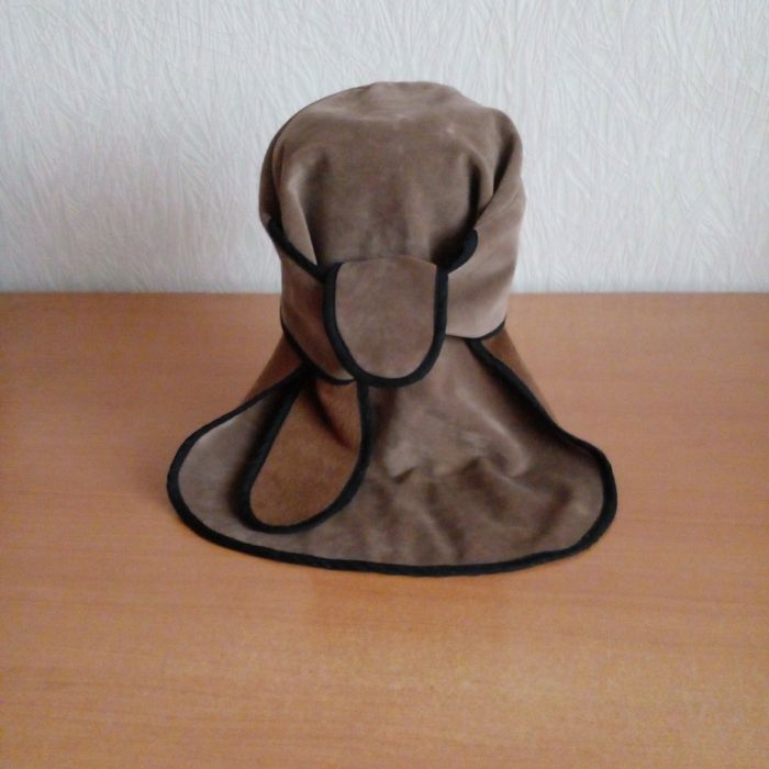 Продам НОВУЮ , стильную   бандану из велюра-замши.