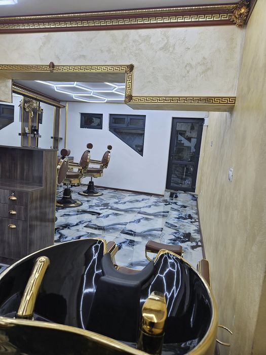 Vand afacere la cheie berber shop zona baba novac crinului