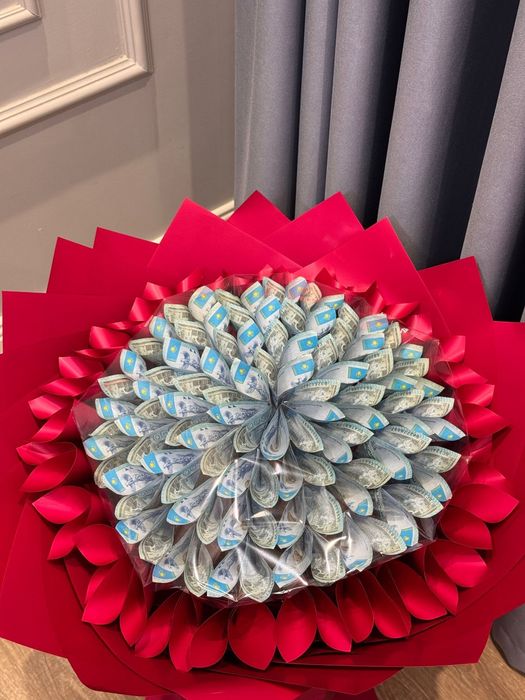 Букеты из денежных купюр