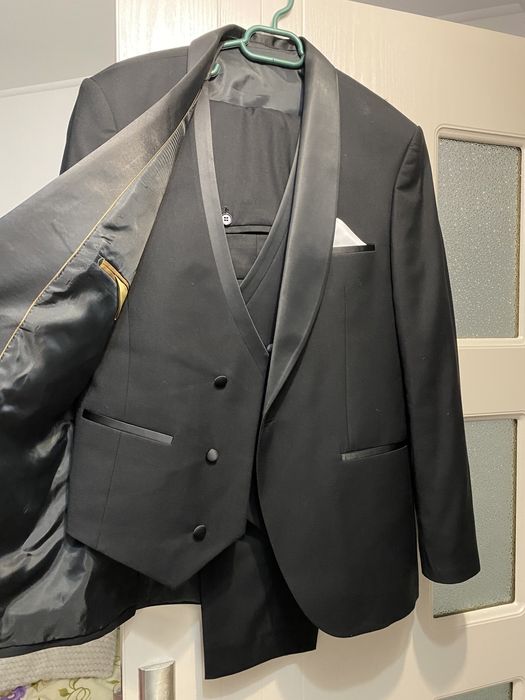 Costum barbati purtat o singura data