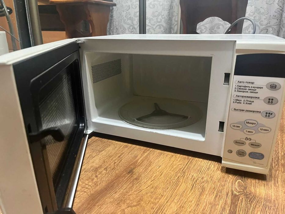 Микроволновая печь (БУ) продам