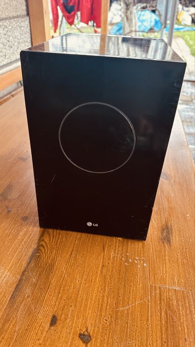 LG Субуфер - Активен