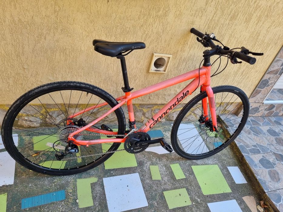 Vând bicicletă cu roți de 27 cadru de aluminiu
