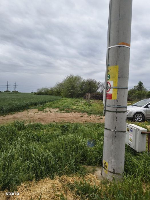 Teren intravilan de vânzare, 2067mp, utilități