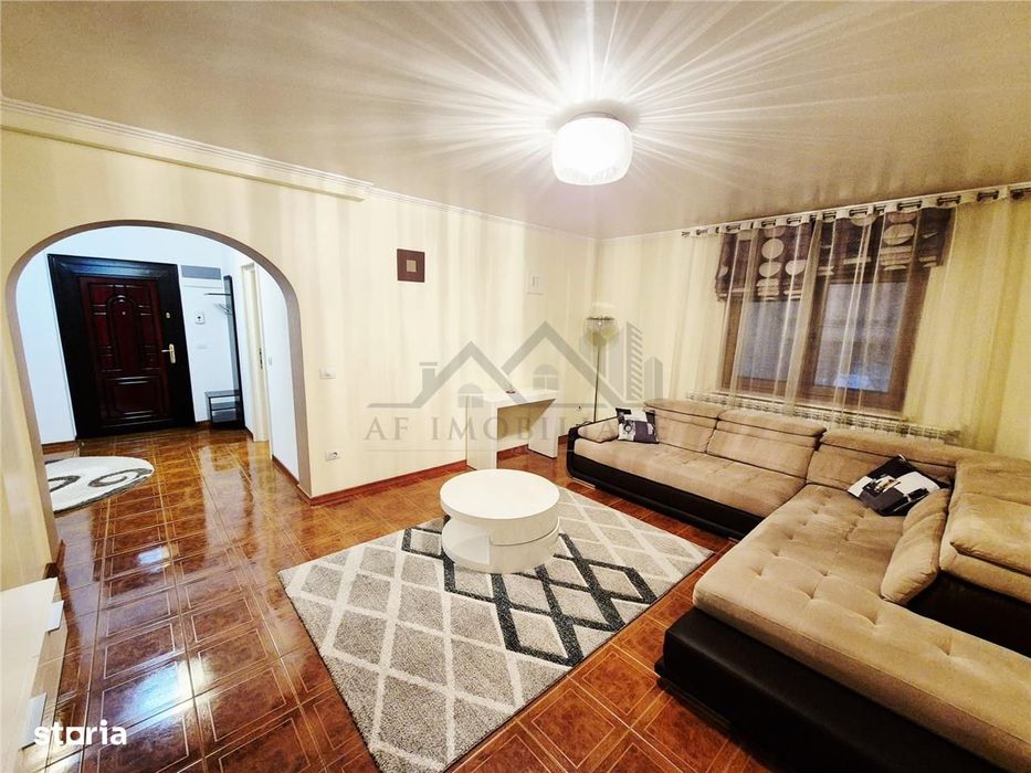 Apartament cu 4 camere, cu parcare-utilatmobilat