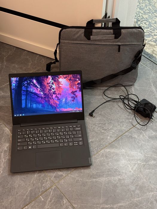 Офисный ноутбук Lenovo